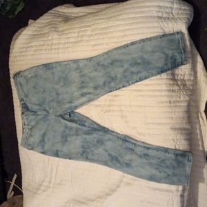 Partial white washed jeans size 14 / XL. Universal Thread